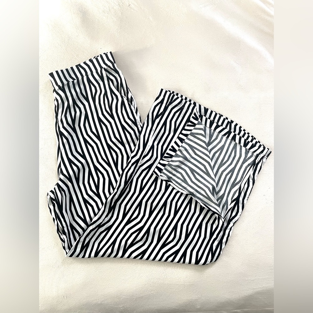Here & Now Black & White Geometric Wide Leg Pants- Size L